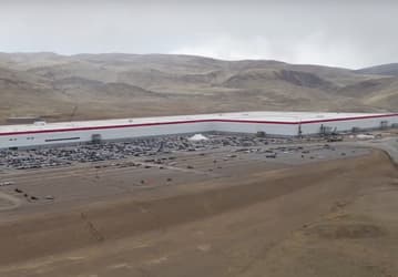 Tesla и Panasonic заморозили планы по расширению производственных мощностей Gigafactory 1