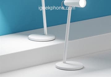 Перезаряжаемая настольная лампа Xiaomi Mijia Rechargeable Desk Lamp работает около 40 часов