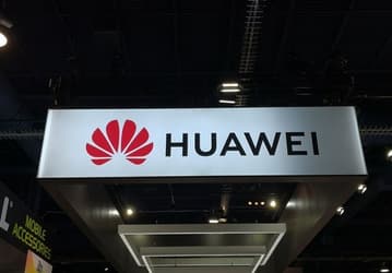 Основатель Huawei заявил, что США ополчились на компанию из-за ее технологичности