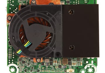 На миниатюрной плате ASRock NUC-8365U установлена однокристальная система Intel Core i5-8365U или Core i7-8665U 