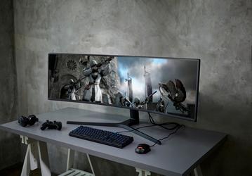 49-дюймовый игровой монитор Samsung CRG9 с соотношением сторон 32:9 вышел в России по цене 109 990 рублей