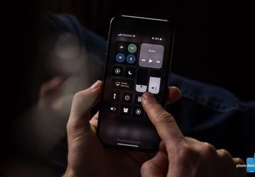 У iPhone появится тёмная тема и принципиально новый спящий режим
