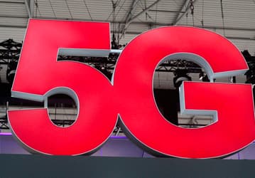 Samsung начинает производство модулей AiP для 5G mmWave