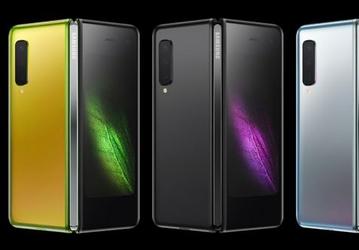 Гибкий смартфон Samsung Galaxy Fold задержится до второй половины 2019 года