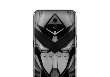 Для фанатов боевых роботов Gundam. Смартфон Oppo с отверстием в центральной верхней части экрана