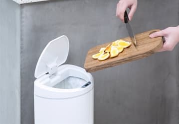 Умное мусорное ведро Xiaomi Ninestars Smart Trash Can стоит $19