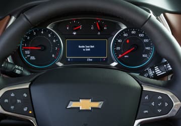 Chevrolet внедряет функцию Buckle to Drive, которая не дает машине тронуться с места, напоминая водителю о необходимости пристегнуться