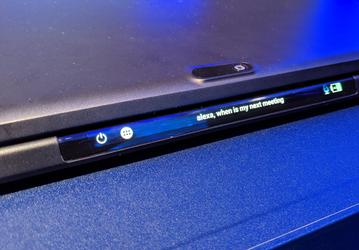 Intel предлагает оснащать ноутбуки дополнительным экраном типа OLED