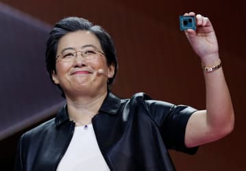 На фоне прошедших анонсов акции AMD взлетели вверх, а акции Intel немного просели