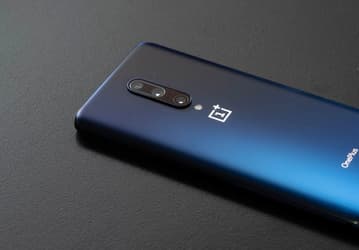 Глава OnePlus рассказал, почему OnePlus 7 Pro не получил врезанную в экран камеру