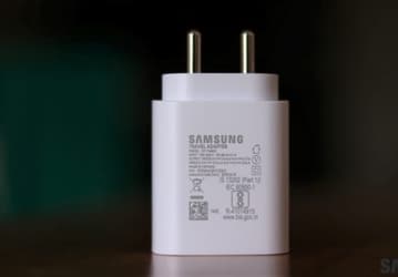 Не намного быстрее. Фирменную 25-ваттную зарядку Samsung сравнили с 15-ваттной зарядкой прошлого поколения