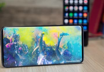 Без вырезов, без отверстий и без выезжающих модулей. Samsung готовит идеальный полноэкранный смартфон
