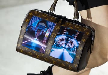 Беспощадная мода: дом Louis Vuitton показал сумки с гибкими дисплеями OLED