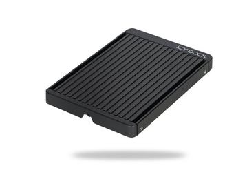 Icy Dock EZConvert MB705M2P-B превращает SSD типоразмера M.2 в SSD типоразмера U.2 