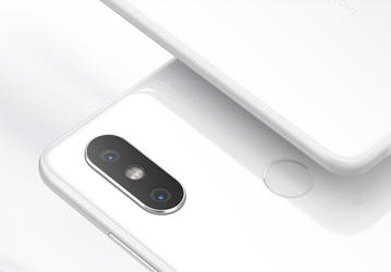 Дизайнерский флагман Xiaomi подешевел до уровня младшей версии Redmi K20