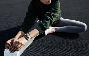 Стартовали продажи фитнес-браслета Samsung Galaxy Fit в России