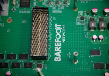 Intel покупает компанию Barefoot Networks, выпускающую коммутаторы Ethernet для центров обработки данных
