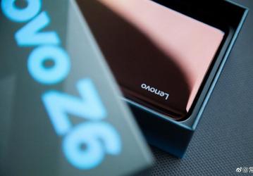 Вице-президент Lenovo показал новый смартфон флагманского семейства Z6