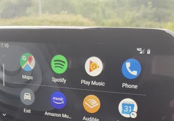 Google начала распространение обновления для Android Auto с тёмной темой