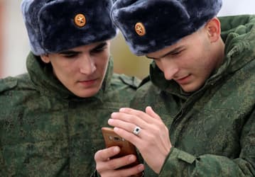Суровые и неубиваемые. В России осенью появятся смартфон и планшеты на предназначенной для силовиков Astra Linux