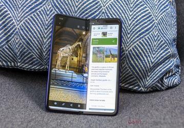 Операторы и магазины отменяют предзаказы на Samsung Galaxy Fold 