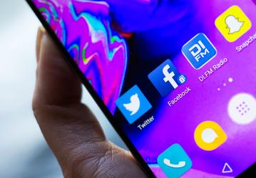 Huawei больше не имеет права предустанавливать на свои смартфоны приложения Facebook (Обновлено: официальный комментарий Huawei)