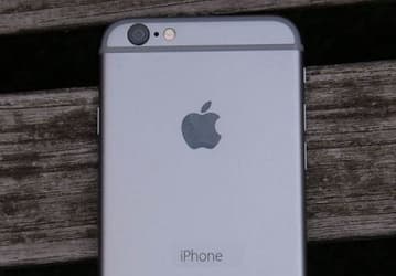 Видео дня: iPhone 6, загоревшийся в руках американской девочки