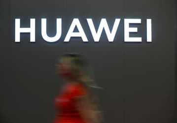Американские фирмы могут получить согласие на возобновление продаж Huawei через две-четыре недели