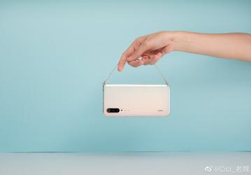 Смартфон, как дамская сумочка. Дизайнеры Xiaomi предлагают новый способ похвастать телефоном