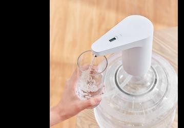Автоматической дозатор воды Xiaomi Automatic Water Dispenser стоит $13