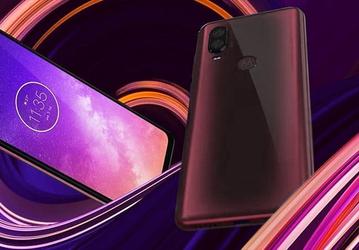 Motorola P50 красуется в рекламном ролике