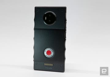 Назван виновный в том, что камера RED Hydrogen One оказалась такой ужасной