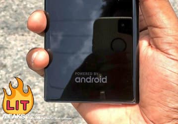 Samsung Galaxy Note10+ во включенном состоянии засняли вживую