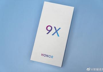 Упаковка смартфона Honor 9X со всех сторон