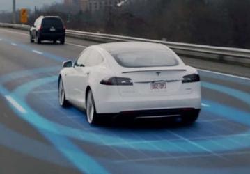На бывшего сотрудника Tesla подали в суд за загрузку 300 000 файлов исходного кода автопилота в iCloud