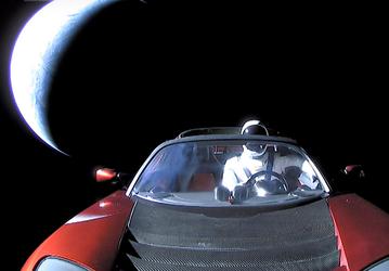 Манекен Tesla Starman завершил свой первый оборот вокруг Солнца