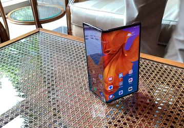 SoC Kirin 990, тройная камера от Huawei P30 и прочие подробности о финальной версии Huawei Mate X. Живые фото и видео 