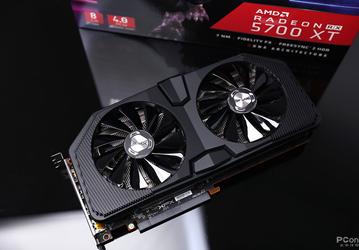 Фотогалерея дня: «горбатая» видеокарта XFX Radeon RX 5700 XT