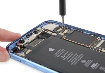 Компания Apple подтвердила блокировку батарей iPhone и объяснила ее причину