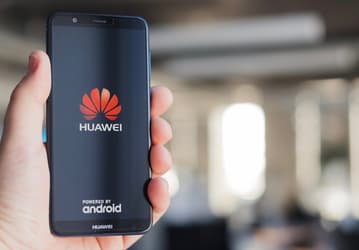 Бюджетный прорыв. Huawei показала смартфон со сканером отпечатков пальцев под LCD 