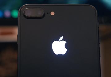 Светящееся яблоко. iPhone позаимствует функцию у старых MacBook