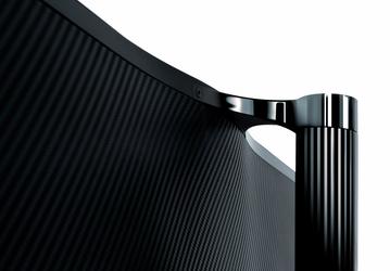 OnePlus TV получил странную подставку, которая крадет место за телевизором