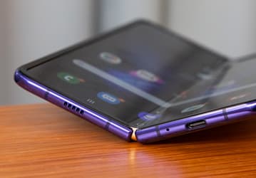 За «серый» Samsung Galaxy Fold просят... почти 5000 долларов