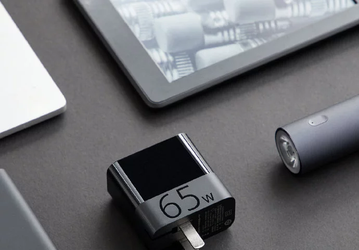 Вдвое меньше и втрое дешевле, чем у Apple. ZMI выпустила 65-ваттное зарядное устройство для MacBook, iPhone и других устройств 