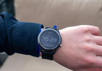 Asus VivoWatch SP — фитнес-трекер, который умеет снимать ЭКГ, отслеживать давление и уровень насыщения крови кислородом
