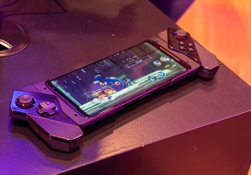 Asus представила игровой смартфон ROG Phone 2 для Европы, включая улучшенную версию Ultimate