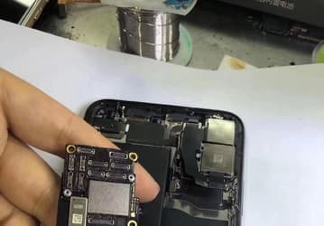 Фотогалерея дня: первая разборка iPhone 11 Pro Max