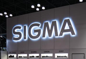 Компании Sigma приписывают намерение выпускать объективы формата APS-C с креплением Fujifilm X