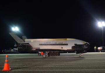 Космический аппарат Boeing X-37B приземлился после 780 дней на орбите
