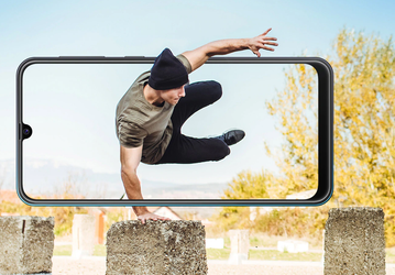 Вдвое выносливей и впятеро дешевле iPhone 11 Pro. Монстр автономности Samsung Galaxy M30s добрался до России